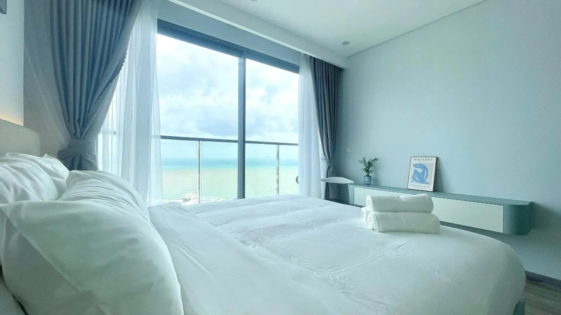 Marina Suites Nha Trang - 2Brs - Luxury Full Option Apt - Sea&Mountain View فيتنام