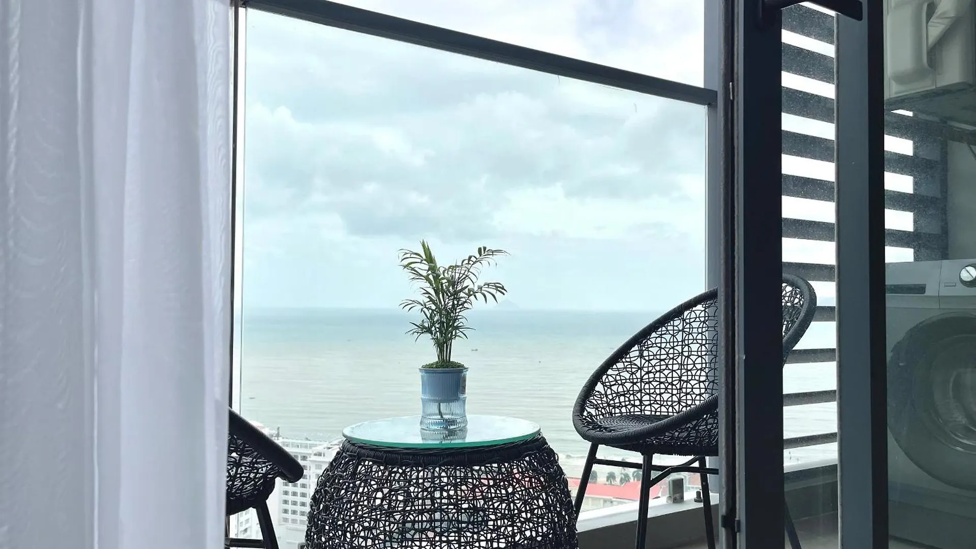 Marina Suites Nha Trang - 2Brs - Luxury Full Option Apt - Sea&Mountain View شقة